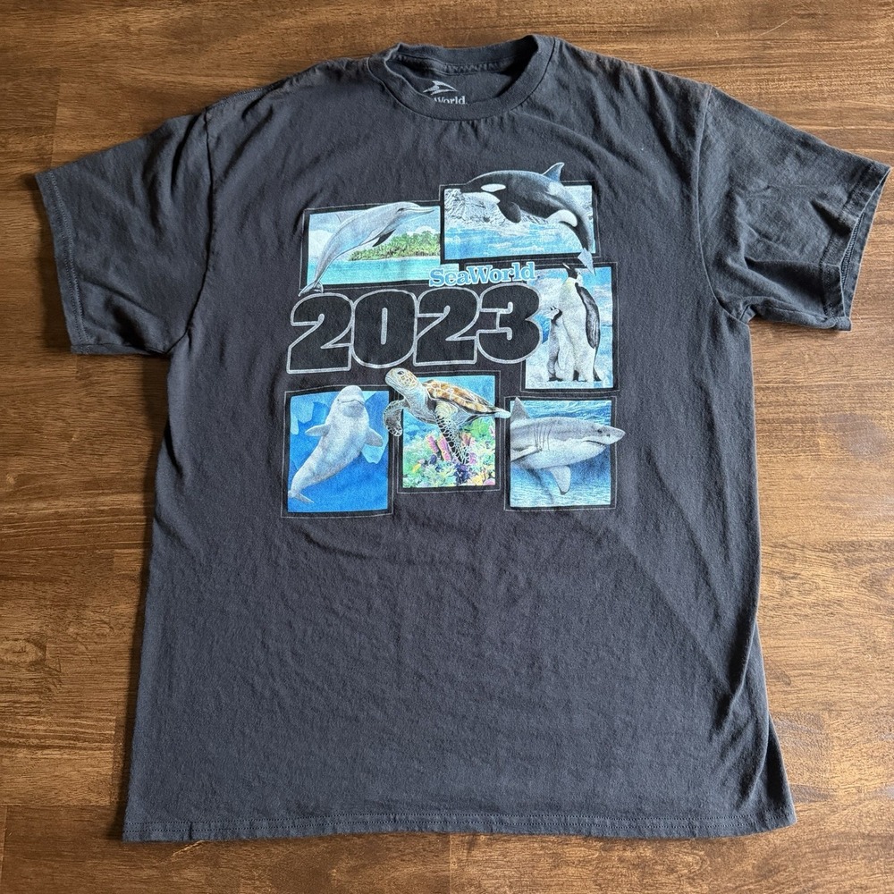 SeaWorld 2023 T-Shirt Size Large Sea Animals Orca